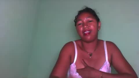 Snapshot of aelyaa chatting on March 22, 5:33 am aelyaa online show from March 22, 5:33 am