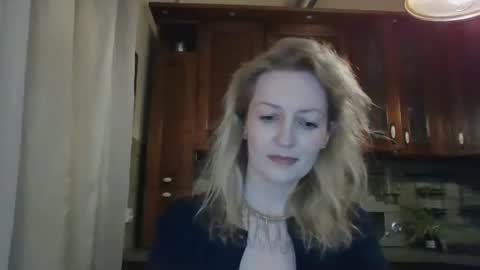 Snapshot of aeroliss chatting on March 21, 4:54 pm aeroliss online show from March 21, 4:54 pm