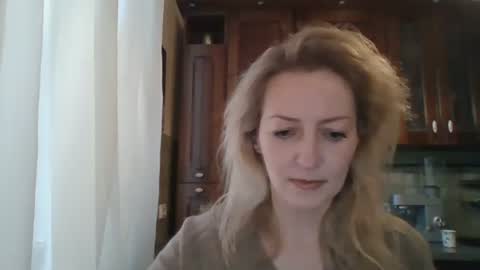 Snapshot of aeroliss chatting on March 27, 2:39 pm aeroliss online show from March 27, 2:39 pm