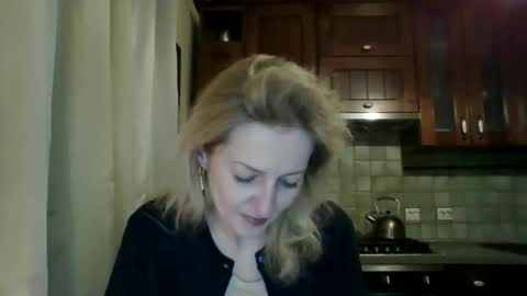 Snapshot of aeroliss chatting on March 30, 6:09 pm aeroliss online show from March 30, 6:09 pm