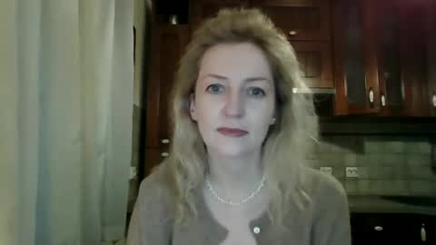 Snapshot of aeroliss chatting on April 2, 4:59 pm aeroliss online show from April 2, 4:59 pm