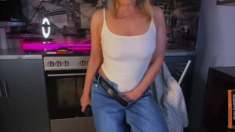 Snapshot of afanasia chatting on November 13, 3:22 pm OneAfa online show from November 13, 3:22 pm