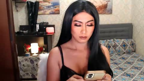 Snapshot of affairtoyourgoddesskhendra chatting on December 29, 6:38 pm Dominant Goddess Contessa online show from December 29, 6:38 pm