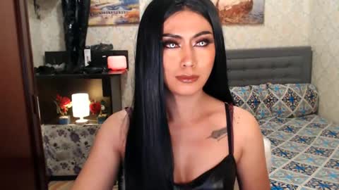 Snapshot of affairtoyourgoddesskhendra chatting on December 29, 9:41 pm Dominant Goddess Contessa online show from December 29, 9:41 pm