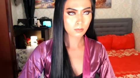 Snapshot of affairtoyourgoddesskhendra chatting on January 29, 11:25 pm Dominant Goddess Contessa online show from January 29, 11:25 pm