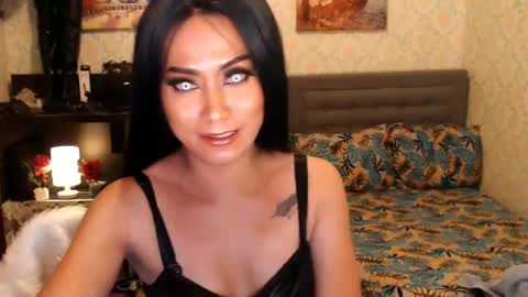 Snapshot of affairtoyourgoddesskhendra chatting on February 14, 11:09 pm Dominant Goddess Contessa online show from February 14, 11:09 pm