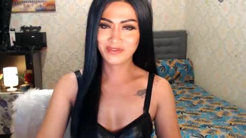 Snapshot of affairtoyourgoddesskhendra chatting on February 18, 10:03 pm Dominant Goddess Contessa online show from February 18, 10:03 pm
