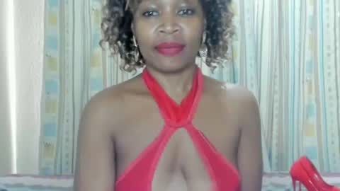 Snapshot of aficangagqueen chatting on November 9, 5:17 am AfricanSquirtQueen online show from November 9, 5:17 am