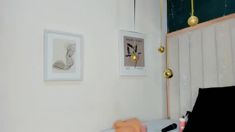 Snapshot of africa_holmes chatting on December 3, 2:30 am Africa online show from December 3, 2:30 am