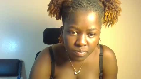 Snapshot of africaan_queen chatting on September 30, 8:03 pm africaan_queen online show from September 30, 8:03 pm