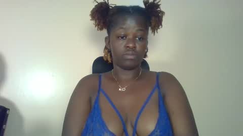Snapshot of africaan_queen chatting on October 1, 12:22 pm africaan_queen online show from October 1, 12:22 pm