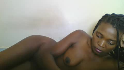Yvonne online show from May 6, 11:37 am