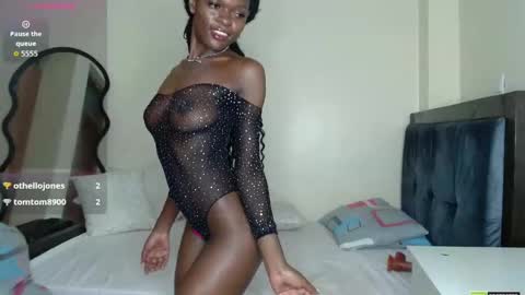 Snapshot of africas_booty842808 chatting on May 20, 6:58 pm Mia online show from May 20, 6:58 pm