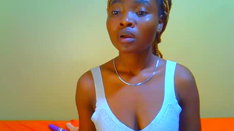 Snapshot of afrikana005 chatting on December 18, 8:37 pm afrikana005 online show from December 18, 8:37 pm