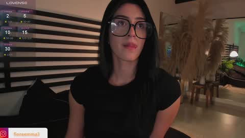 Emma online show from December 15, 1:13 am