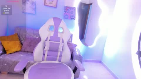 Snapshot of afrodita_rouss chatting on March 18, 12:14 am afrodita_rouss online show from March 18, 12:14 am