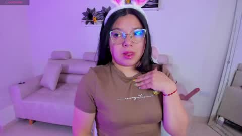 Snapshot of afrodita_rouss chatting on May 5, 8:50 pm afrodita_rouss online show from May 5, 8:50 pm