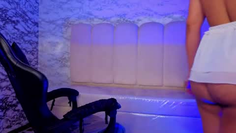 Snapshot of afrodita_wild_v chatting on April 10, 1:27 pm afrodita_wild_v online show from April 10, 1:27 pm