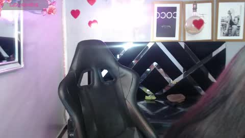 Snapshot of afrodita_wild_v chatting on April 26, 1:20 pm afrodita_wild_v online show from April 26, 1:20 pm