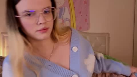 Snapshot of afterdarkduo chatting on October 21, 6:52 pm afterdarkduo online show from October 21, 6:52 pm