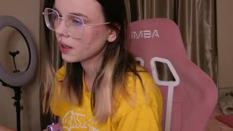 Snapshot of afterdarkduo chatting on April 2, 3:37 am afterdarkduo online show from April 2, 3:37 am