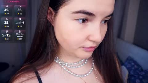 Lana  1800 - 0330 UTC   Mia 0700- 1630 UTC online show from September 26, 6:50 am