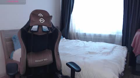 Eva online show from December 5, 6:10 am