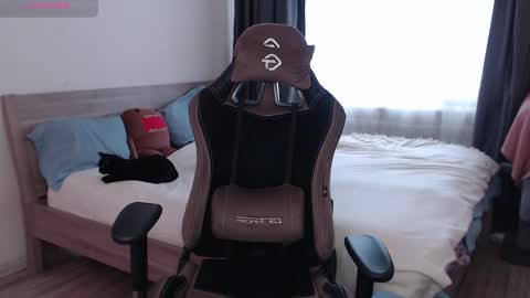 Eva online show from December 9, 7:06 am