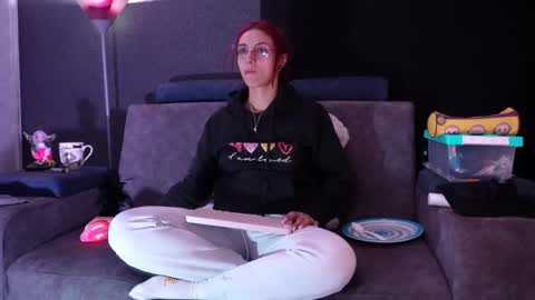 Agata Collinss online show from September 26, 6:06 am