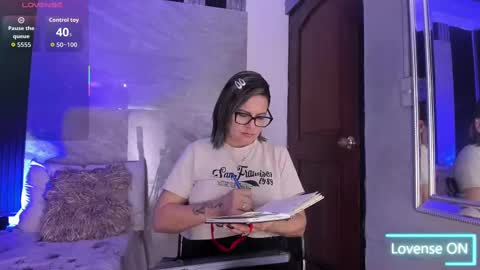 Snapshot of agatha_pleasure chatting on September 25, 11:47 am agatha_pleasure online show from September 25, 11:47 am