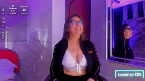 Snapshot of agatha_pleasure chatting on October 25, 11:51 am agatha_pleasure online show from October 25, 11:51 am