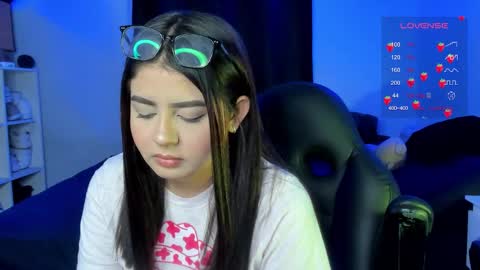 Snapshot of agatha_riccie chatting on October 14, 4:57 am Cat online show from October 14, 4:57 am
