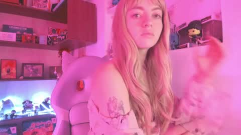 Camila     2 online show from December 4, 5:38 am