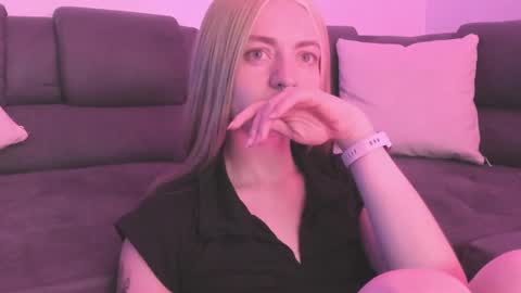 Camila     2 online show from January 29, 11:56 pm