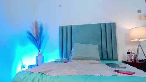 Snapshot of agathaa_white chatting on February 24, 2:48 pm Agathaa white online show from February 24, 2:48 pm