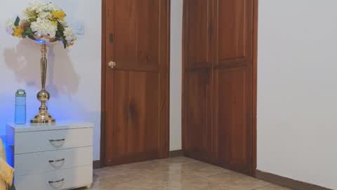 Snapshot of agathaa_white chatting on September 15, 11:43 am Agathaa white online show from September 15, 11:43 am