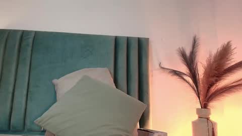 Snapshot of agathaa_white chatting on September 27, 1:32 am Agathaa white online show from September 27, 1:32 am