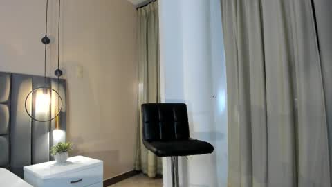 Snapshot of agathaa_white chatting on November 1, 12:18 pm Agathaa white online show from November 1, 12:18 pm