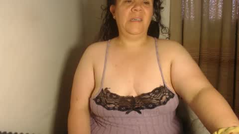 Snapshot of agathaaaa chatting on June 16, 11:02 am online show from June 16, 11:02 am