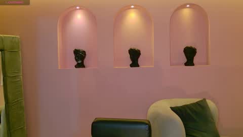 Agatha online show from October 21, 7:58 pm