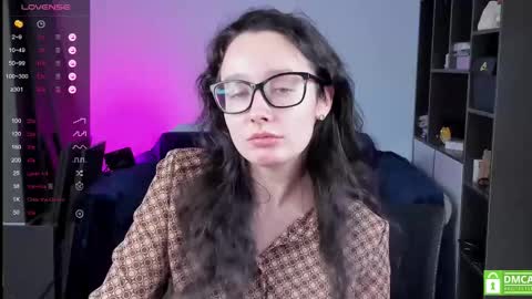 Snapshot of agattasmith chatting on January 5, 5:27 pm AgattaSmith online show from January 5, 5:27 pm