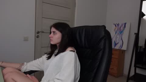 Agelina Lilly Laura online show from December 29, 5:01 pm