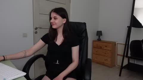 Agelina Lilly Laura online show from January 5, 2:38 am