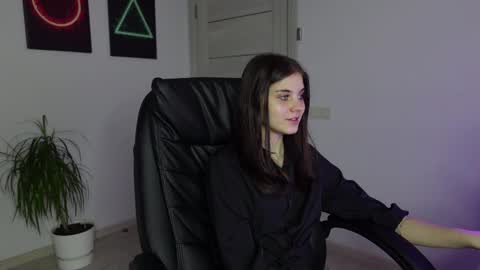 Agelina Lilly Laura online show from January 22, 1:42 pm