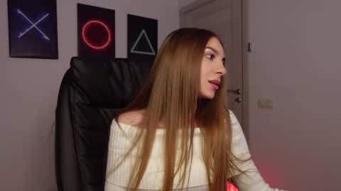 Agelina Lilly Laura online show from February 19, 2:01 pm