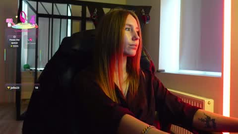 Snapshot of agelina_summer chatting on October 12, 2:05 pm Agelina Lilly Laura online show from October 12, 2:05 pm