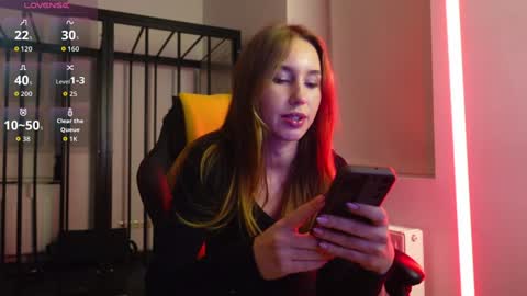 Snapshot of agelina_summer chatting on November 1, 7:27 pm Agelina Lilly Laura online show from November 1, 7:27 pm