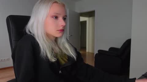 Agelina Lilly Laura online show from May 8, 12:32 pm