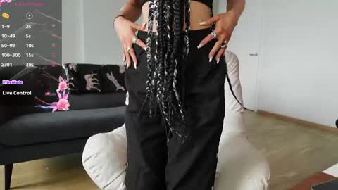 Agelina Lilly Laura online show from May 14, 10:33 am