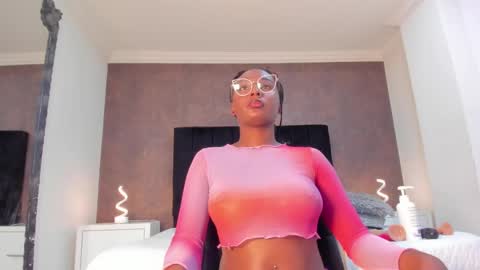 Agnes Bailey online show from January 24, 1:03 am